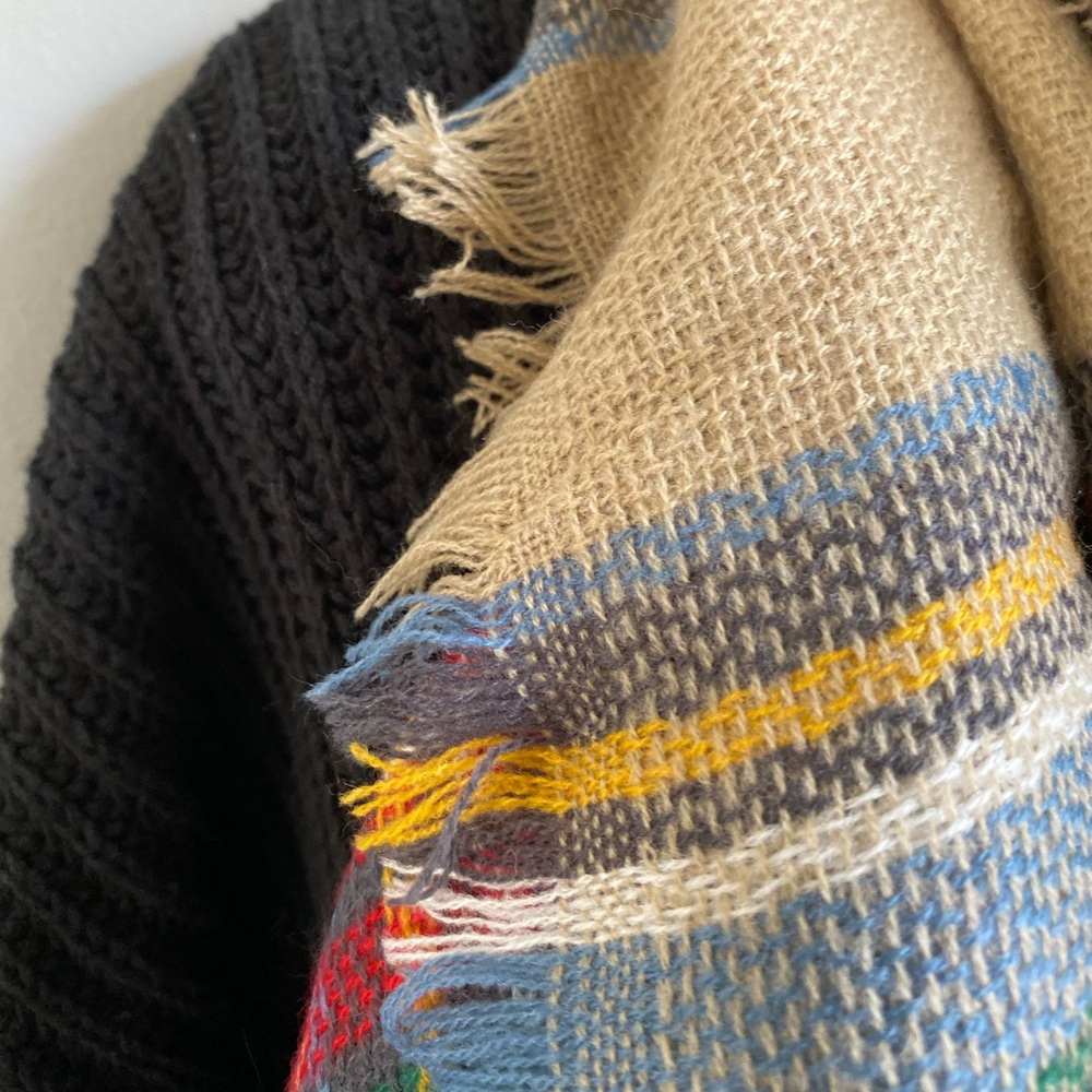 Triangle Plaid Checker Scarf - Picture 7 of 10